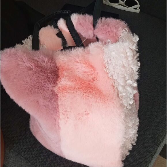 Fluffy soft Purse   - Picture 4 of 10